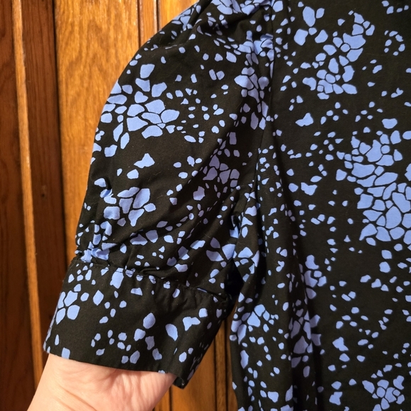 WHO WHAT WEAR Black & Light Blue Abstract Floral Button Down Blouse Size Large - Picture 11 of 15
